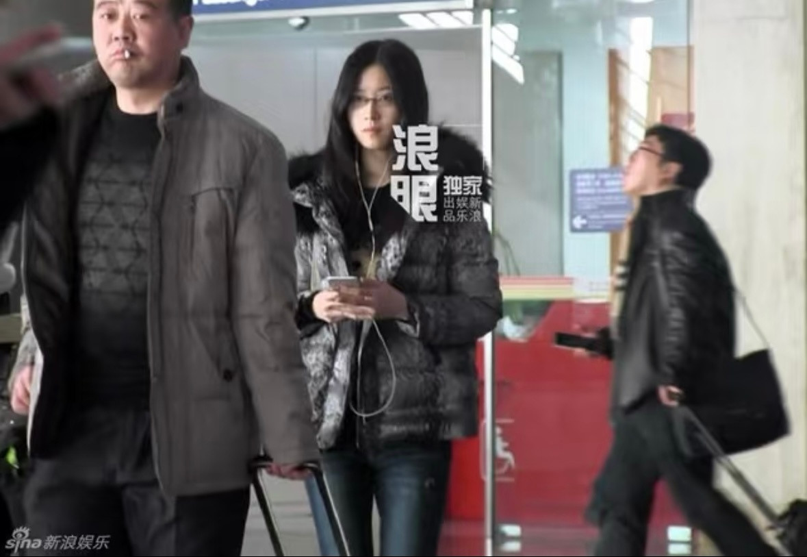 一张章泽天早期的新闻图我时常会幻想如果小天当初选择当女明星….📸