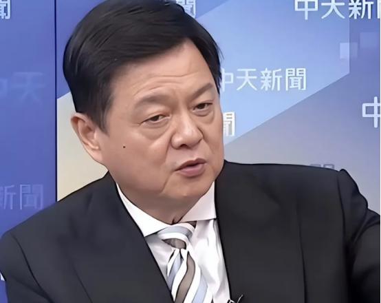 周锡玮当着中国国民党副主席萧旭岑的面说“国民党有几个党主席实在是懦弱！”注意关键