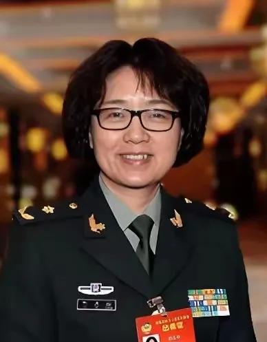中国工程院院士，国家肾脏疾病临床医学研究中心主任，主任医师、教授、博士生导师！她