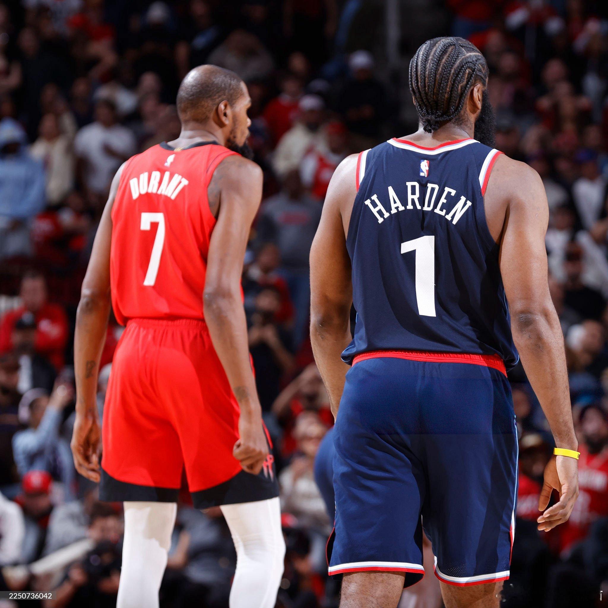 ESPN：“快船在开局仅取得6胜21负的糟糕战绩期间，詹姆斯·哈登的经纪团队主动