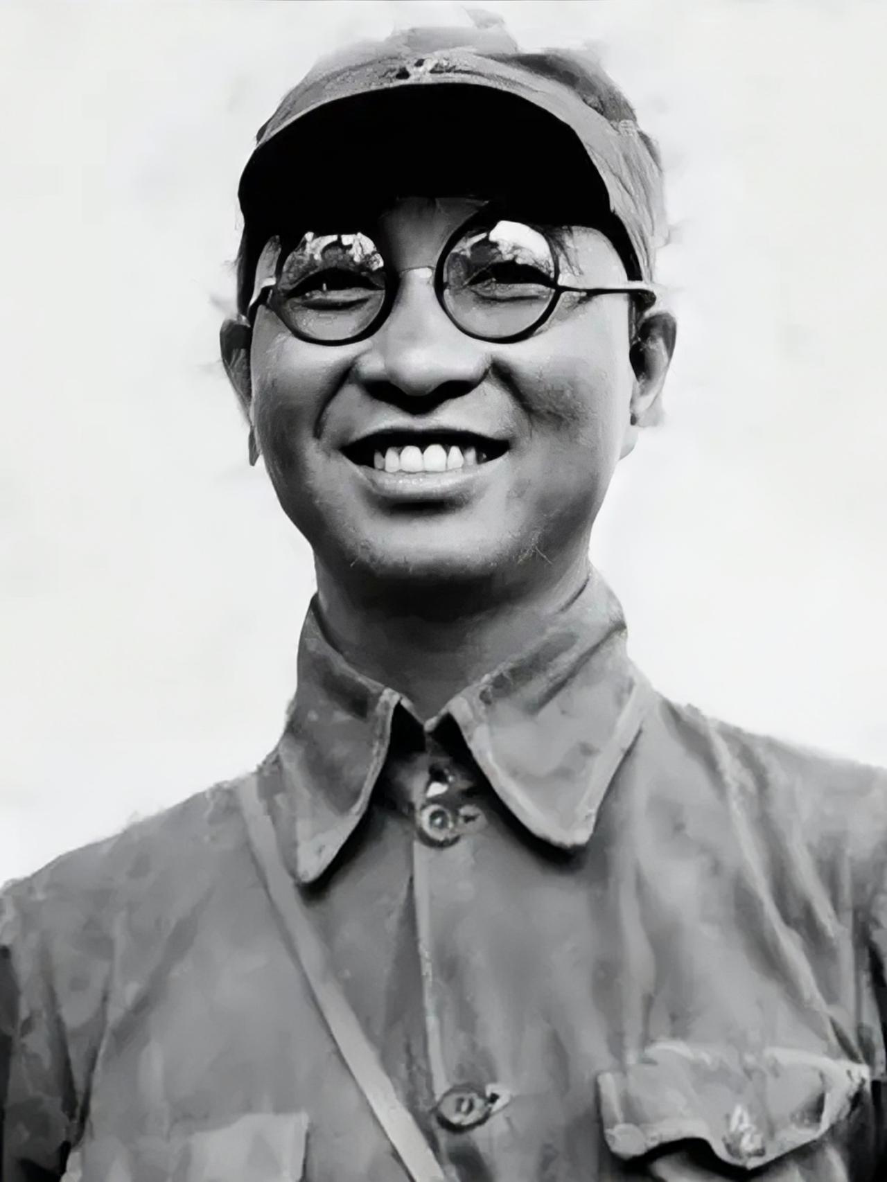 “主席，什么叫候补？我候谁的补呀？”中共七大中，陈赓被选为候补委员，会议结束后，