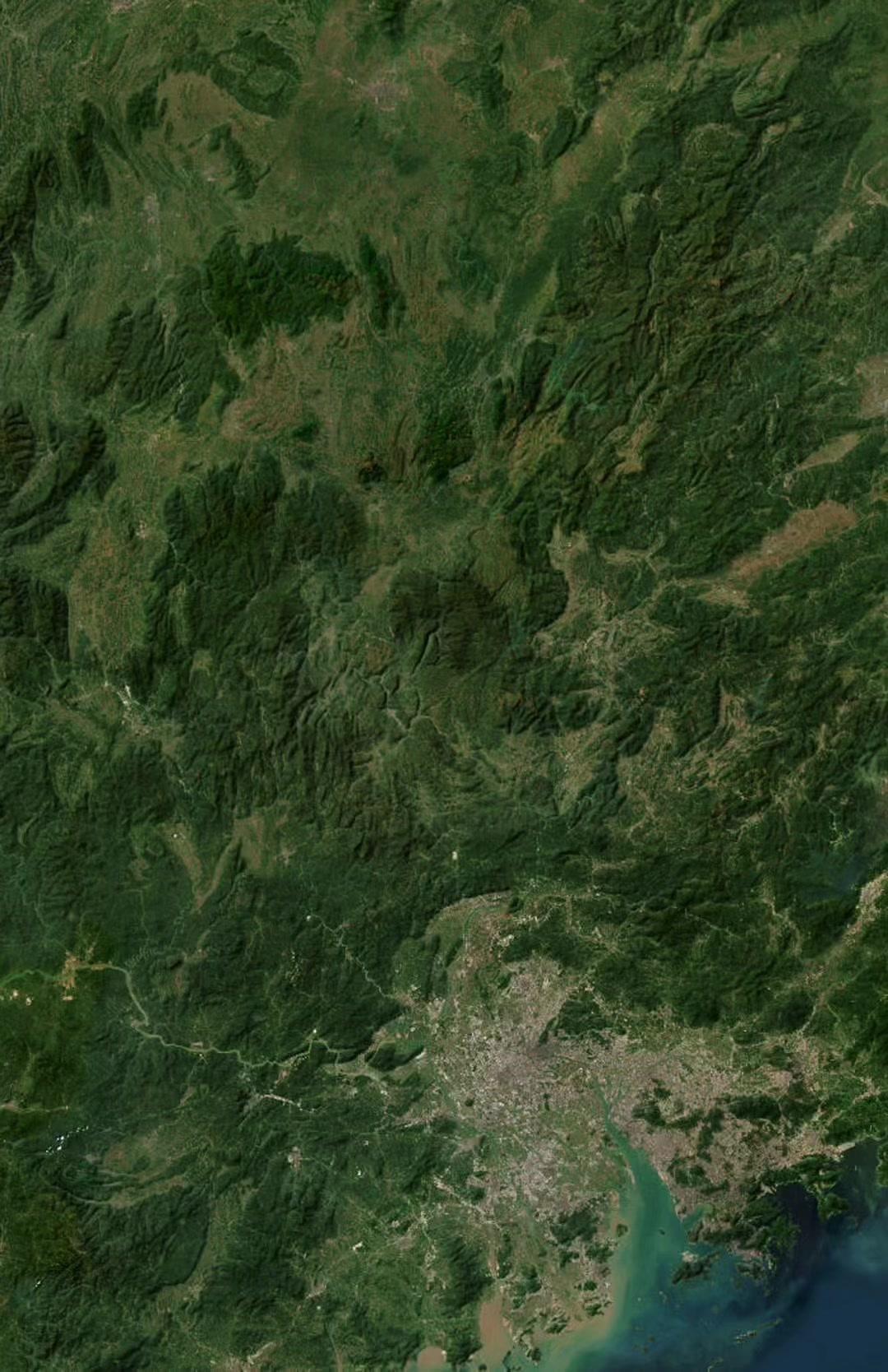 耗资约951亿的广清永高铁，是打通湘南粤北南岭山区的超级交通工程。正线全长390