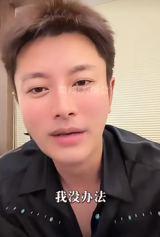 直播时，贾乃亮遭遇网友尴尬质问："你都赚那么多了，为啥还天天直播？"贾乃亮迅速低