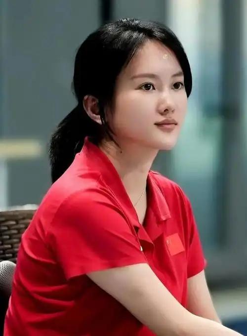 国家队一纸公示，为什么让很多人愣住了？陈若琳这次不是拿金牌，而是换了个位置继续赢