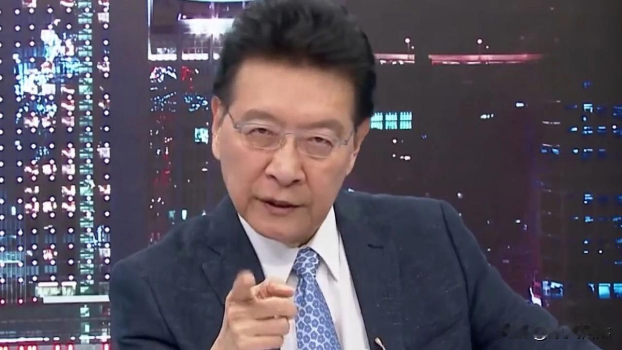 赵少康的少康战情室中后面这个发言的张智伦好像睁着眼睛说瞎话，明明韩国瑜在会上公开