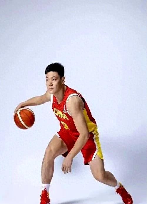 万万没想到，CBA竟然上演了一出“霸道总裁爱上我”的戏码！还是男版的！张宁放弃顶