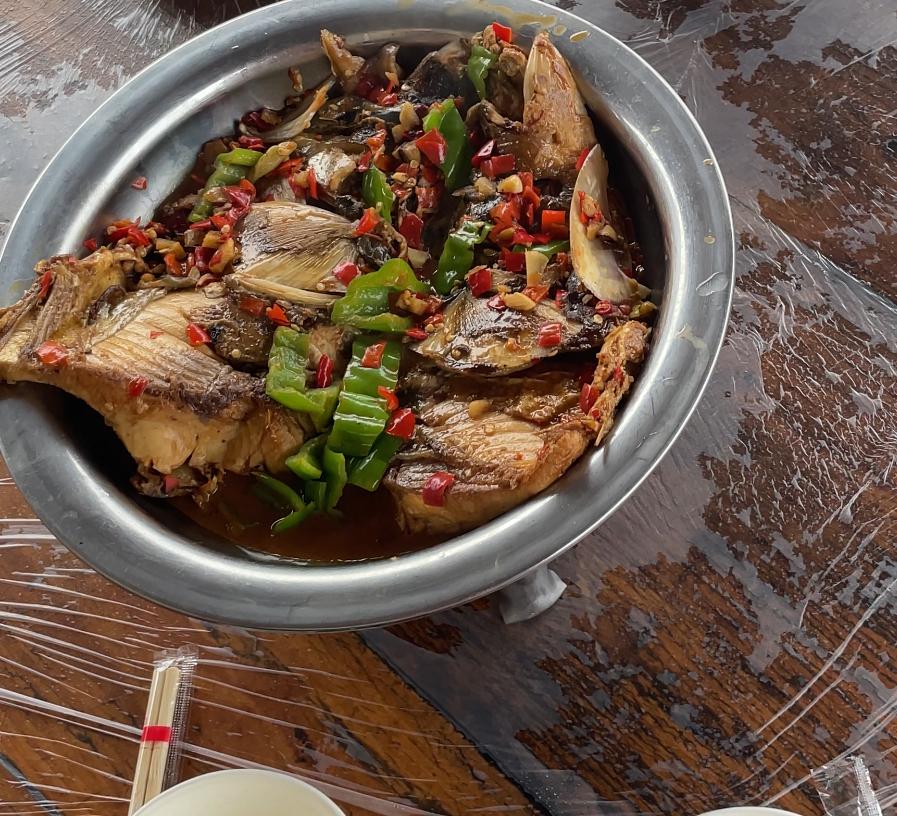 分享五道武汉经典的家常菜美食：第一道：臭鳜鱼，闻起来臭臭的，吃起来还是挺好吃，