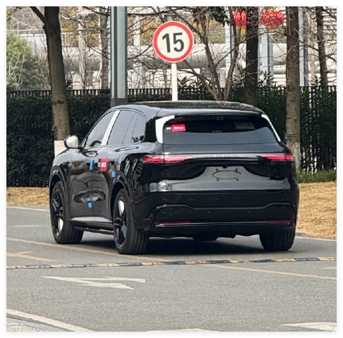 你要不说，我还以为是卡宴呢，真的挺像~M5要是在更新了，会是什么样？