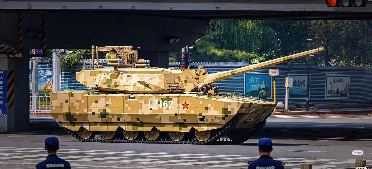 谁能成为解放军的对手？100式坦克、055驱逐舰、歼36歼50六代机为代表的陆海