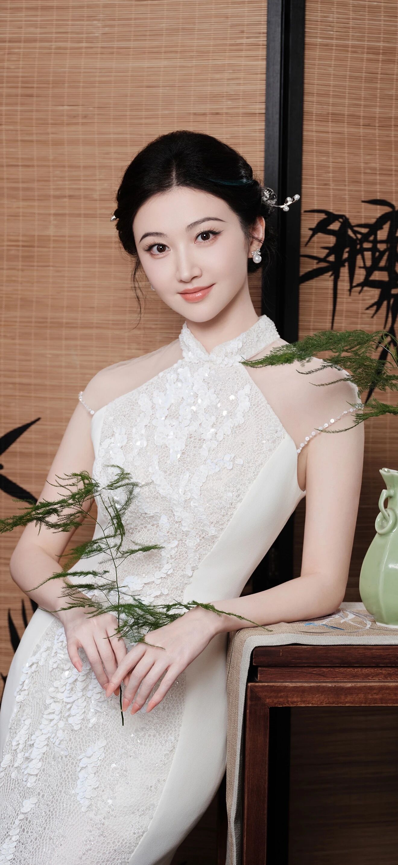 有福女人面相1、看一个人有没有富贵相，先看他的鼻子长的怎么样，标准的好鼻相是鼻头