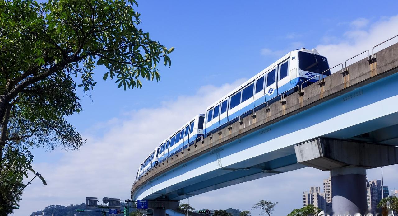 目前，青岛地铁共有8条线路154公里在建。近日，小编从青岛地铁获悉，新年伊始，多