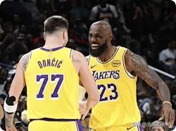 湖人队赢球靠“詹东双核”就够了:詹姆斯，41岁超龄超级巨星，19中10，三分