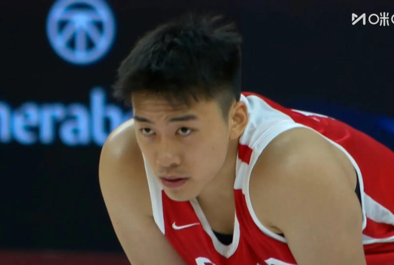 中国男篮与委内瑞拉男篮的第二场热身赛刚刚结束，最终中国队78：62战胜了对手。看