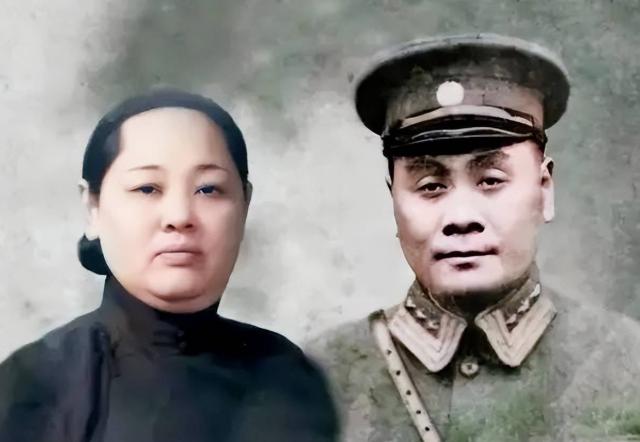1938年1月，四川王刘湘病逝于汉口，蒋介石前去吊唁时，在灵堂之上经历了他人生中