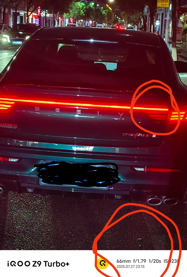 3年不多不少突然发现尾灯坏了一个，具体什么时候坏的不知道，前几天有空去4儿子店