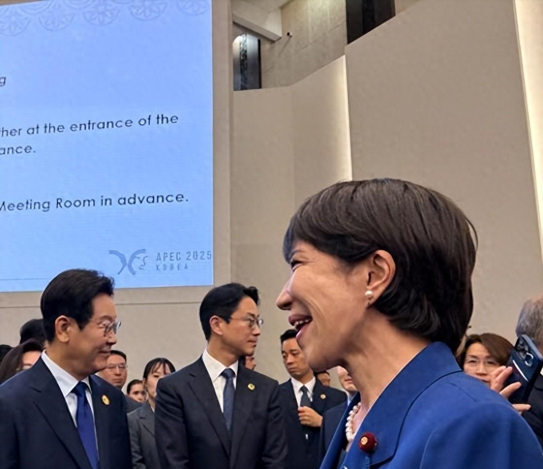 当日本《朝日新闻》2026年5月曝光本国政府长期资助网络造谣时，全球舆论一