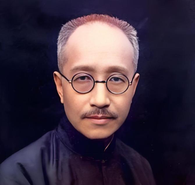 1953年9月18日，毛泽东在会场当众怒斥梁漱溟，全场几百人噤若寒蝉。会后没几天