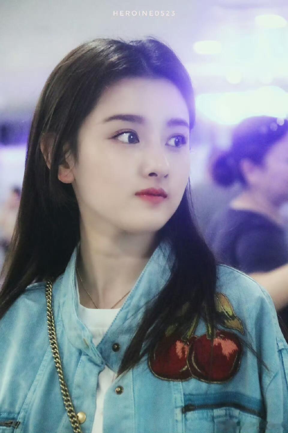 像我那刚回国的白月光那个时候的宋祖儿好温婉可爱啊☺️​​​