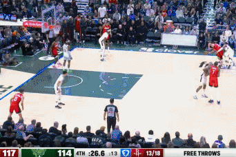 申京华丽2+1助火箭锁定胜局！北京时间11月10日，火箭与雄鹿的比赛来到最后时