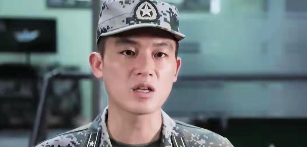 追剧《兵自风中来》作训科科长刘望远一次次对郭子剑使绊子，让观众看了好气愤。