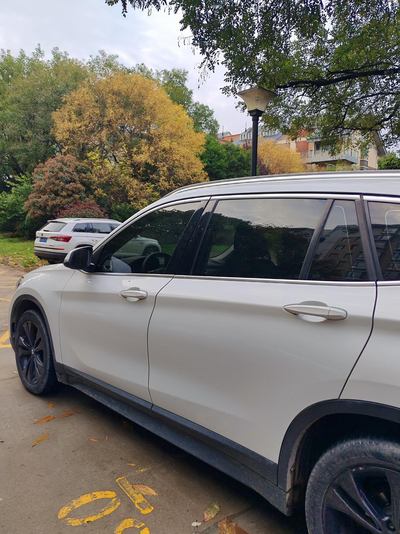 老公车里始终有股臭味十几天前我坐他车，闻到一股怪味，隐隐约约，我还以为是他身上