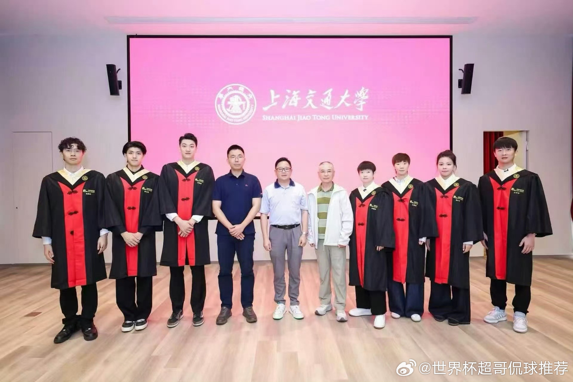 孙颖莎毕业🎓孙颖莎毕业核心信息•本科毕业：2025年6月，上海交通大学安泰