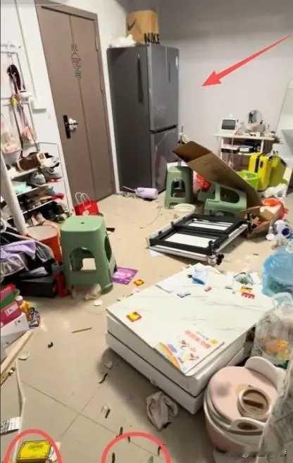 穷困夫妻诸事皆悲家中男主人独自工作，每月薪资八千有余，加上提成，月收入能达一