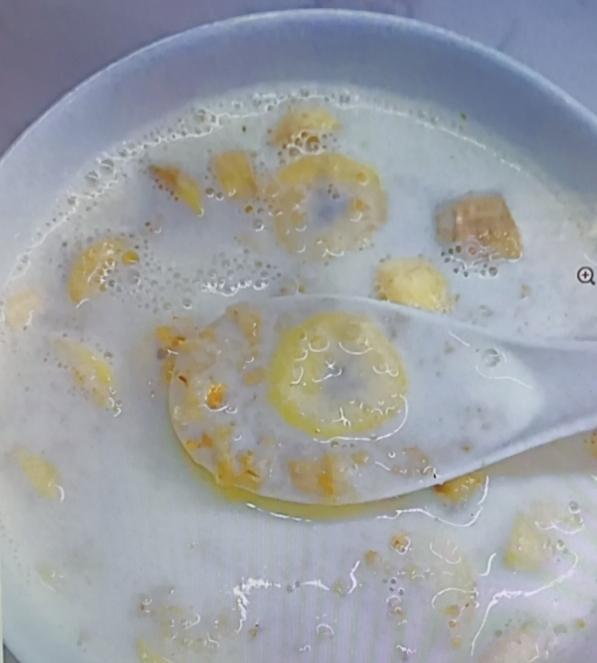 被便秘折磨的友友有福啦！别只盯着白菜黄瓜，试试“香蕉+燕麦+金针菇”的组合。我之