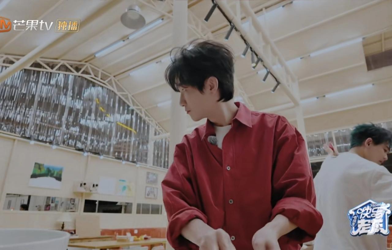 《快乐老友记》有风季还真是天天播，就是这时长也太说不过去了吧，纯纯的吊胃口呢[可