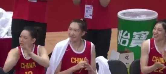 女篮73：69逆转澳大利亚。  张子宇继续缺阵，韩旭在内线最关键的第四节有点远