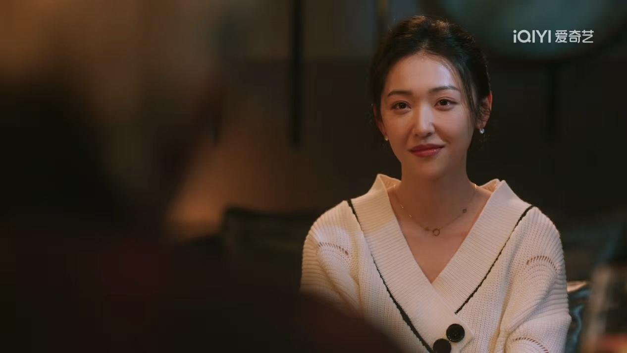 《老舅》中郭京飞的魅力真的是无人可挡。不止是中年大妈喜欢他这一款，连二十几岁