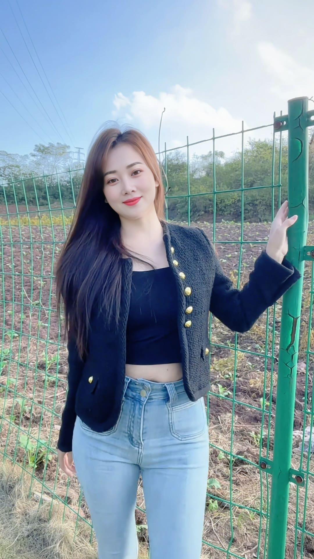 不必像风不必像云要像你自己