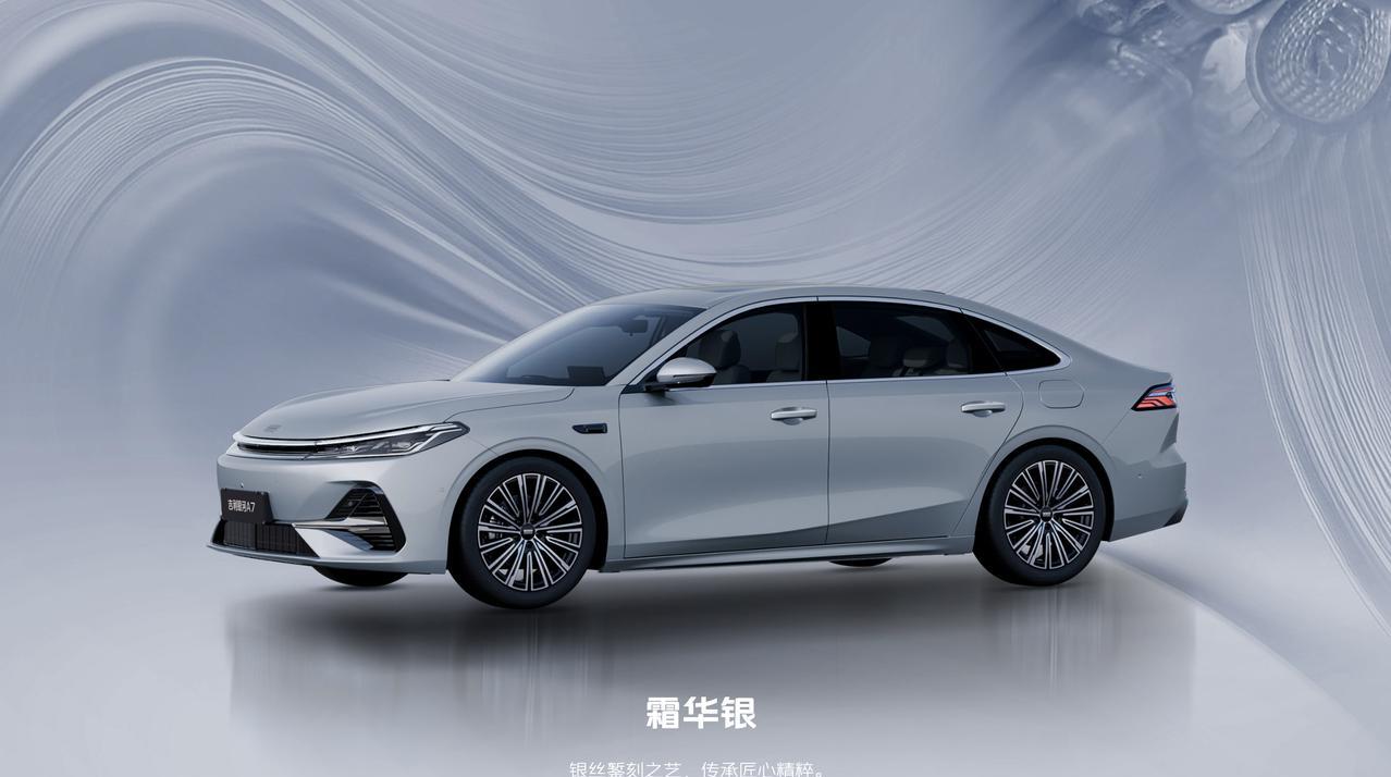 这价格是真不戳啊，吉利银河越来越上道了，银河A7限时价8.18-11.78万（含