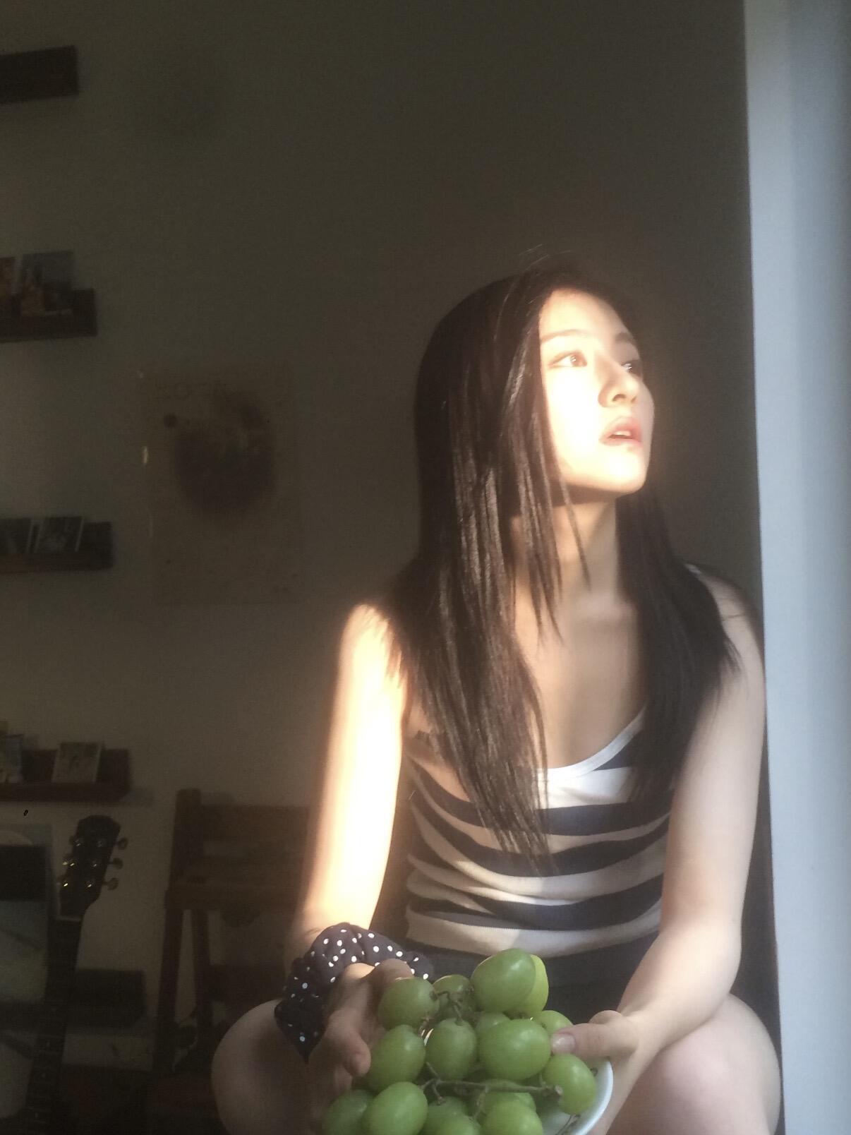 李兰迪的照片都好适合用来做头像啊
