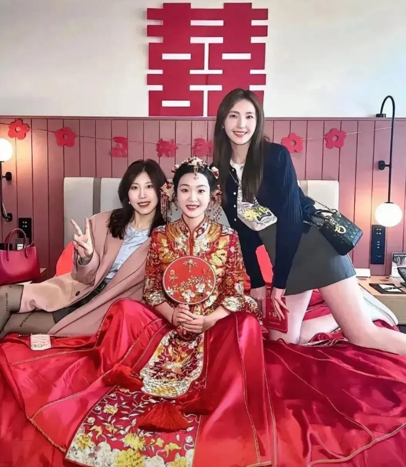 黑衣服有喧宾夺主之意，大家怎么看？