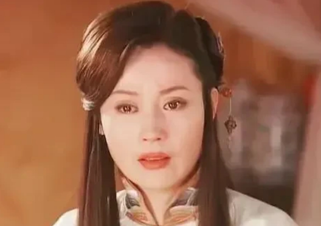 1985年，导演尤小刚迎娶了主持人田歌，十年后他又爱上了美女邬倩倩，和田歌离婚后