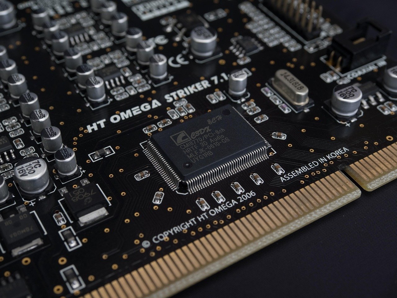 CPU性能核功耗降41%、GPU降58%，这组数据确实抢眼。资料称，Mate90的麒麟9050Pro