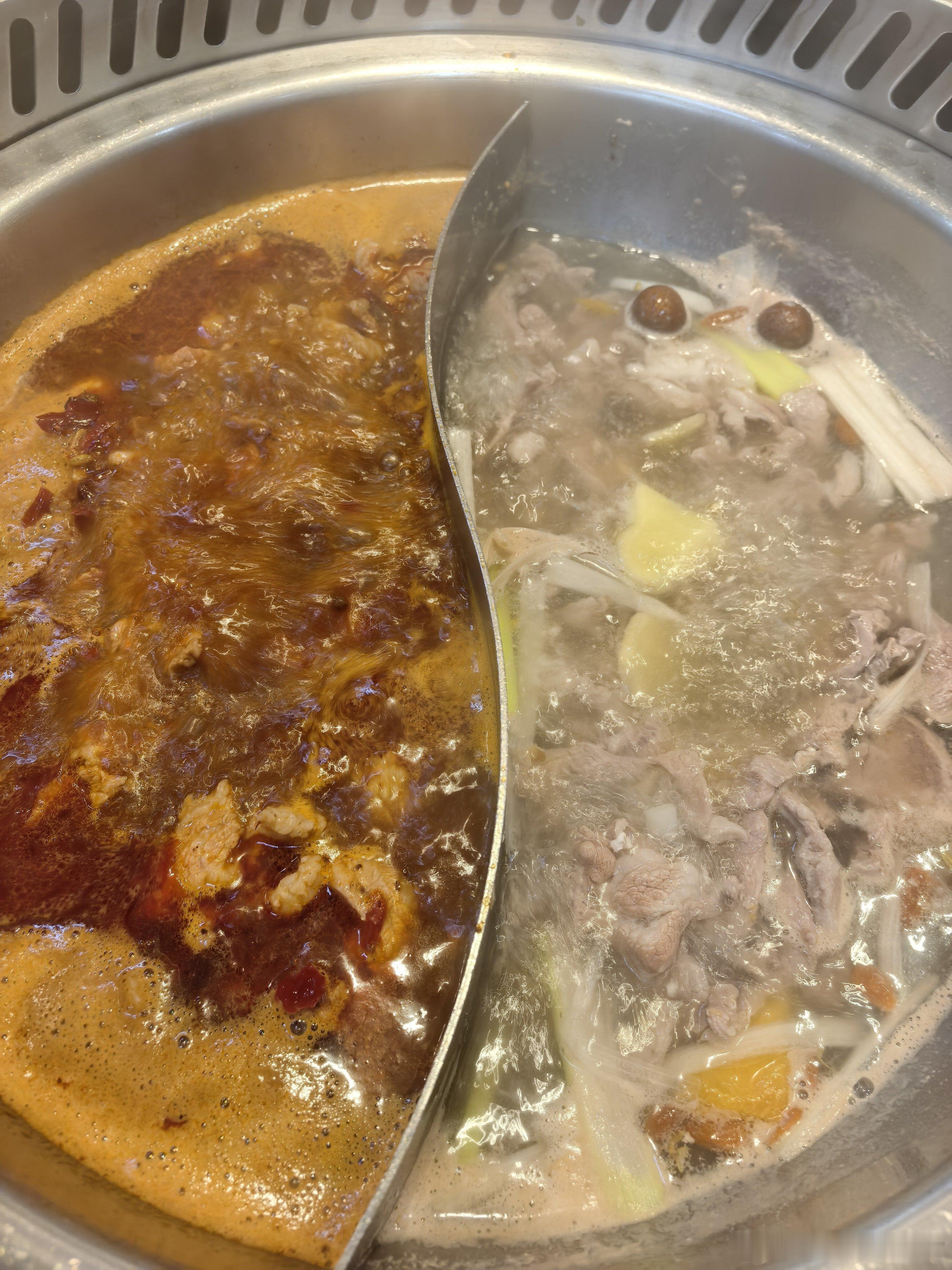 两个人一斤半羊肉，嫩的哟！冰煮羊太好吃了😋​​​
