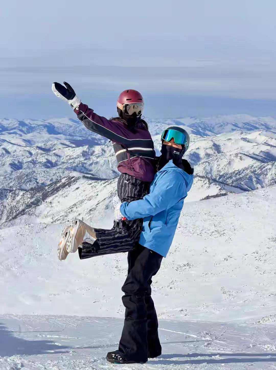 杨采钰嫁入豪门指日可待了，虽然还没有举行婚礼，但有儿子在手，男友又特别爱她，这步