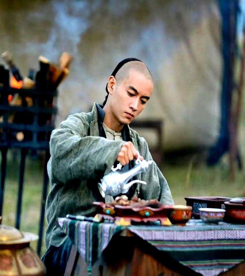 一觉睡醒，是不是全网都知道了？说的是陈晓新剧《大生意人》，清戏制作用心，取景