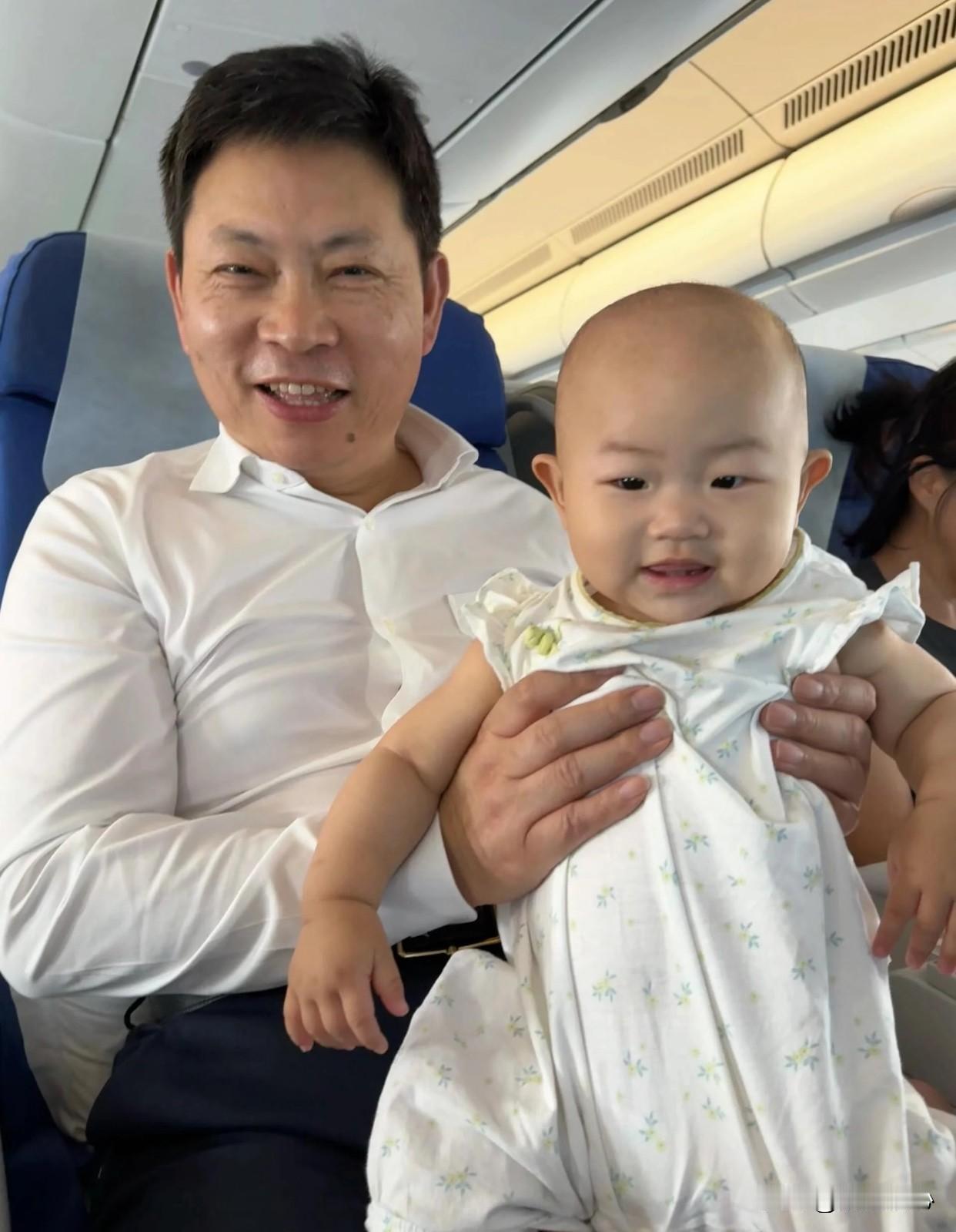 赛力斯“劈腿”华为的底气何在？当然与其说劈腿华为不如说劈腿余承东，因为余承东对问