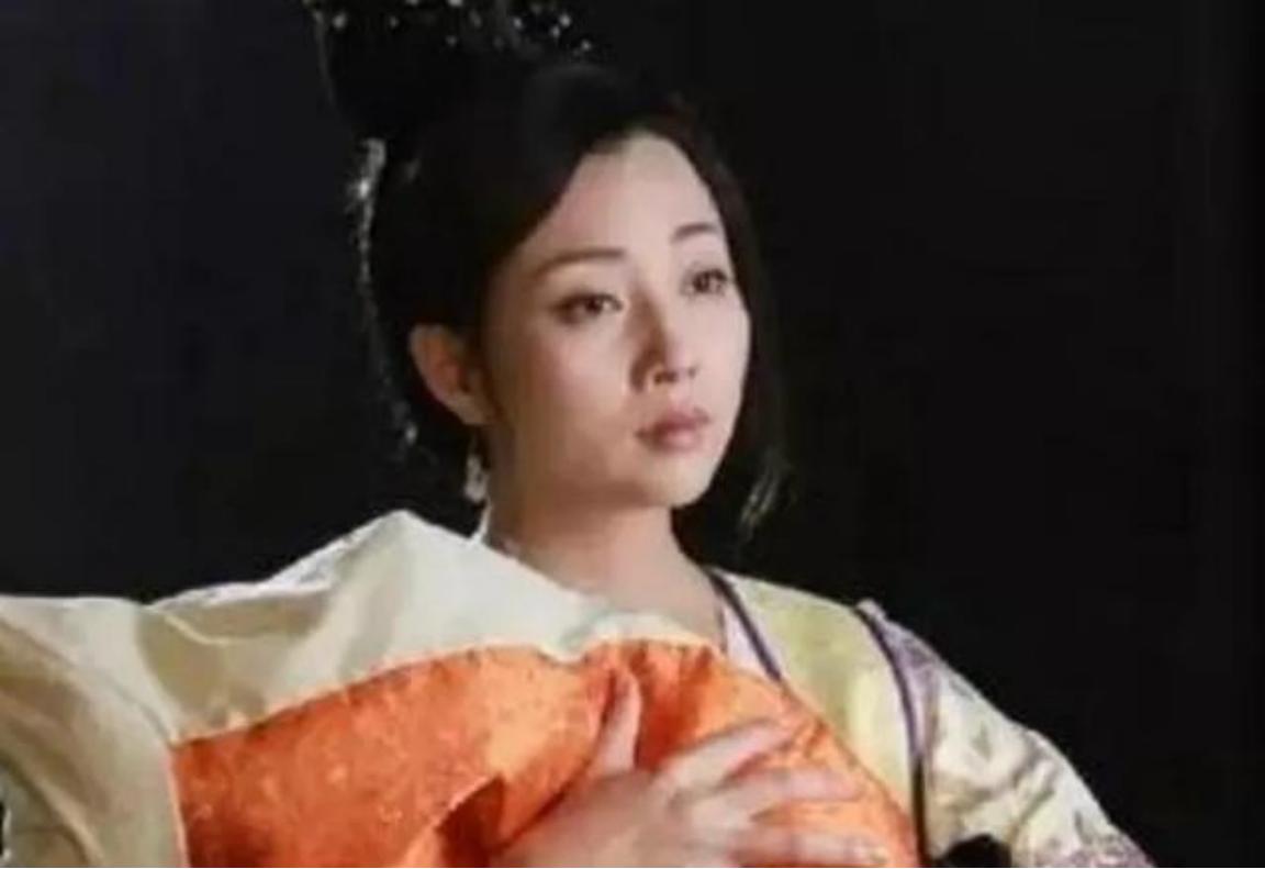 元代发生了一桩奇案，有位婴儿生下来不吃母亲的奶。这位母亲感觉太奇怪，疑惑间只好抱