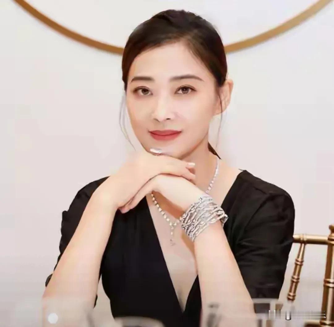 梅婷，怀念发文！7月16号，梅婷突然冲上了热搜！点进去一看，不是晒娃，也不