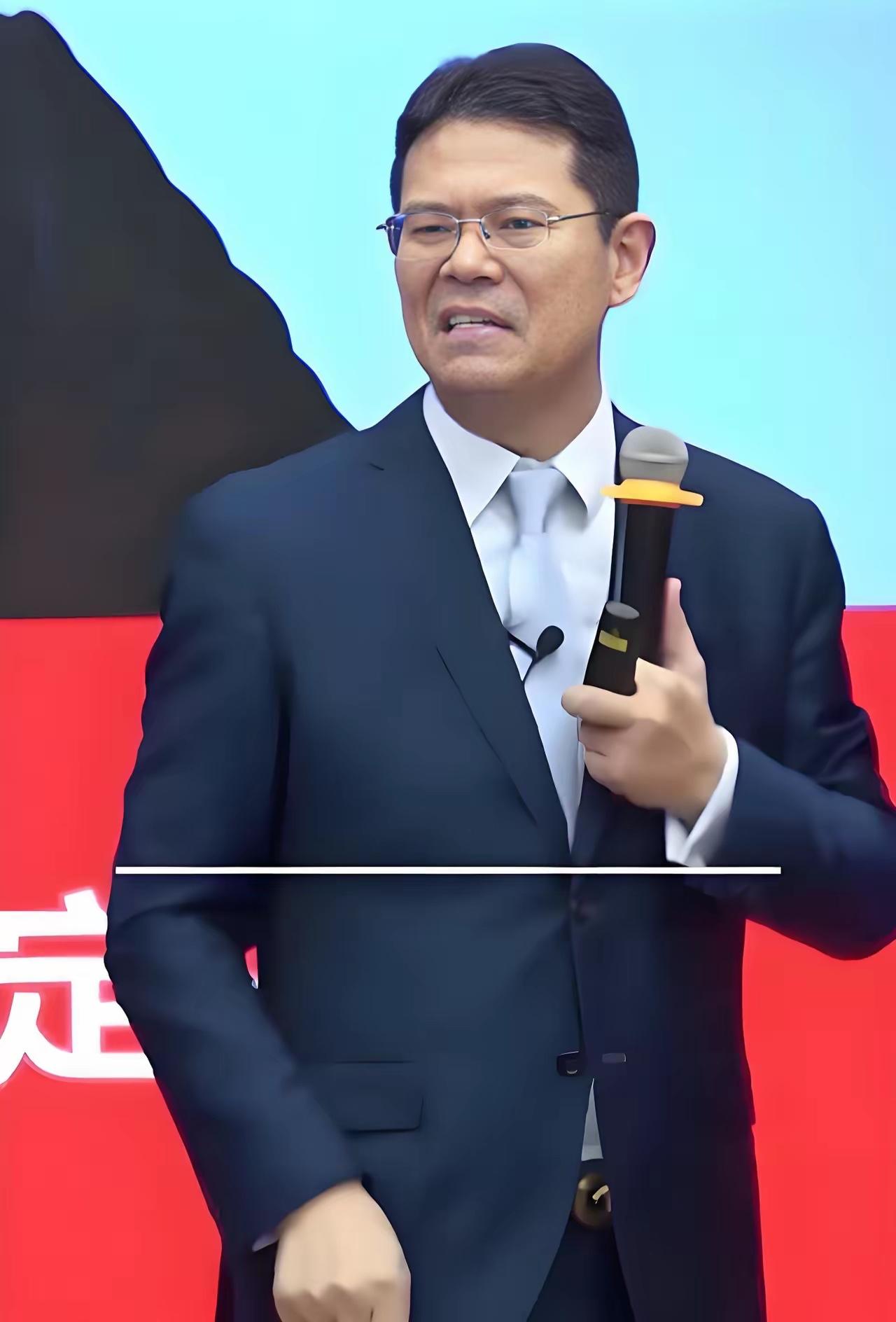 臧其超这个人果然被封禁了，此前老刷到他，一听他说套话立马拉黑，可他的号跟罗永浩卖