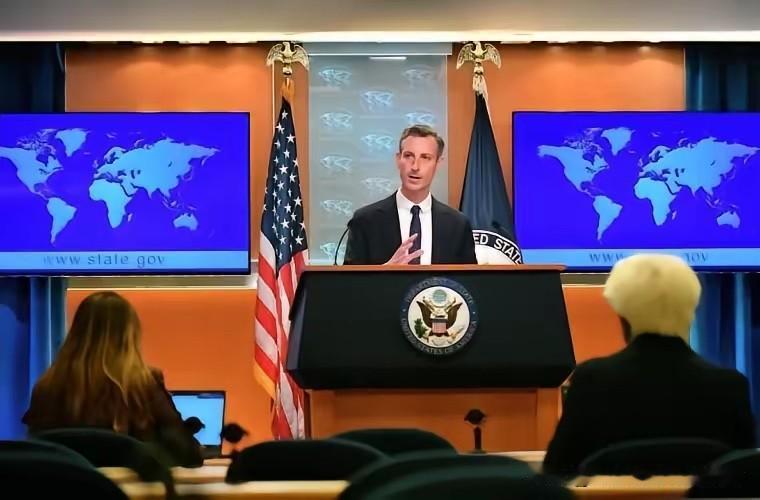 美国副助理国务卿当众放出狠话，对着镜头公开警告，谁要是敢拦截运往台岛的军火船只，