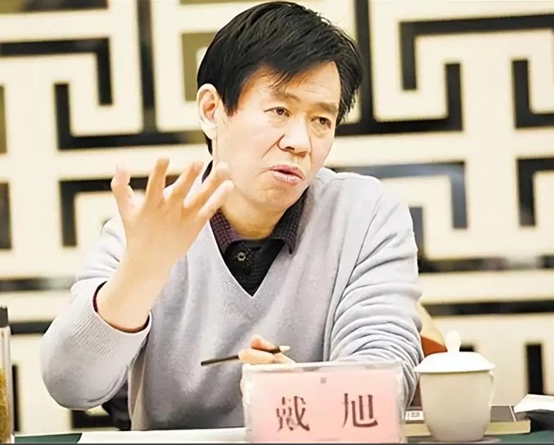 军事专家戴旭一句话把问题挑明了：为什么一些外部势力越来越敢试探中国底线？在他看来
