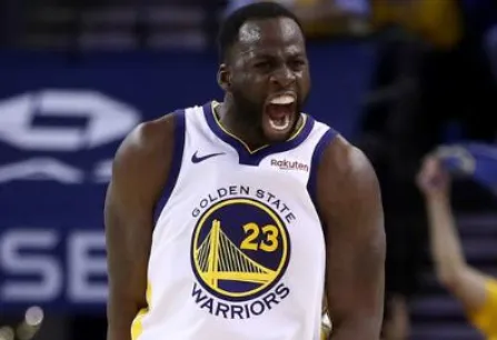 据勇士记者AnthonySlater报道，德雷蒙德-格林的合同问题更为紧迫。这