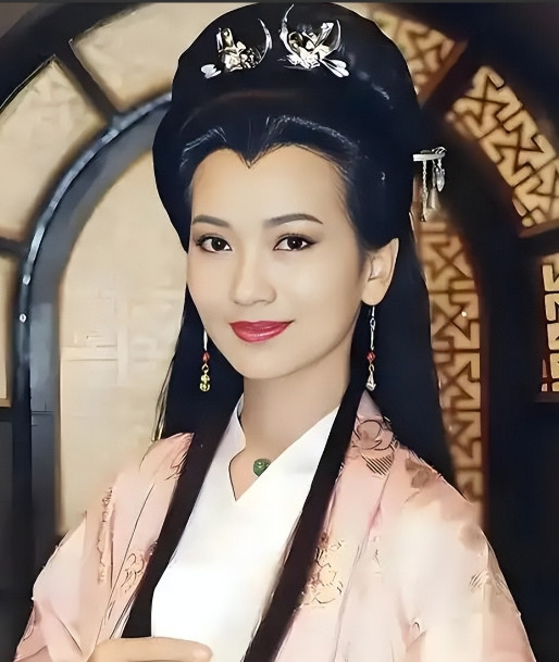 1975年，21岁的赵雅芝嫁给了31岁的香港名医黄汉伟，婚后仅三年，赵雅芝便与已