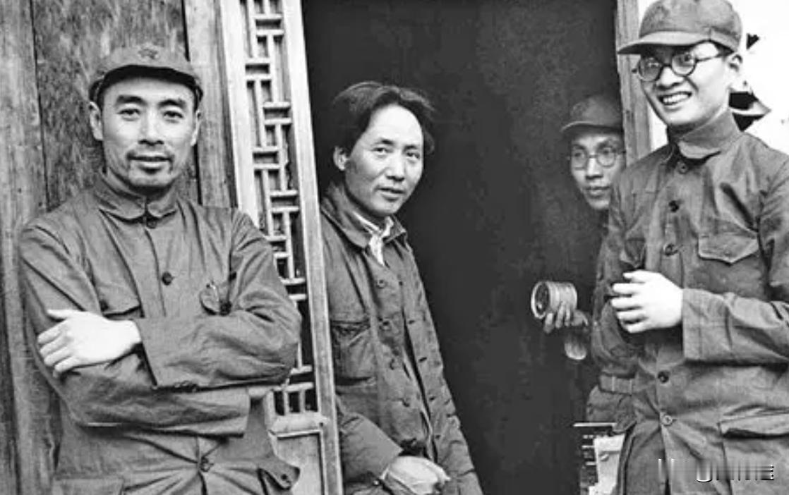 敢不敢说出来？遵义会议上，到底是哪三位投了毛主席的票？当然除了王稼祥最后投的这一