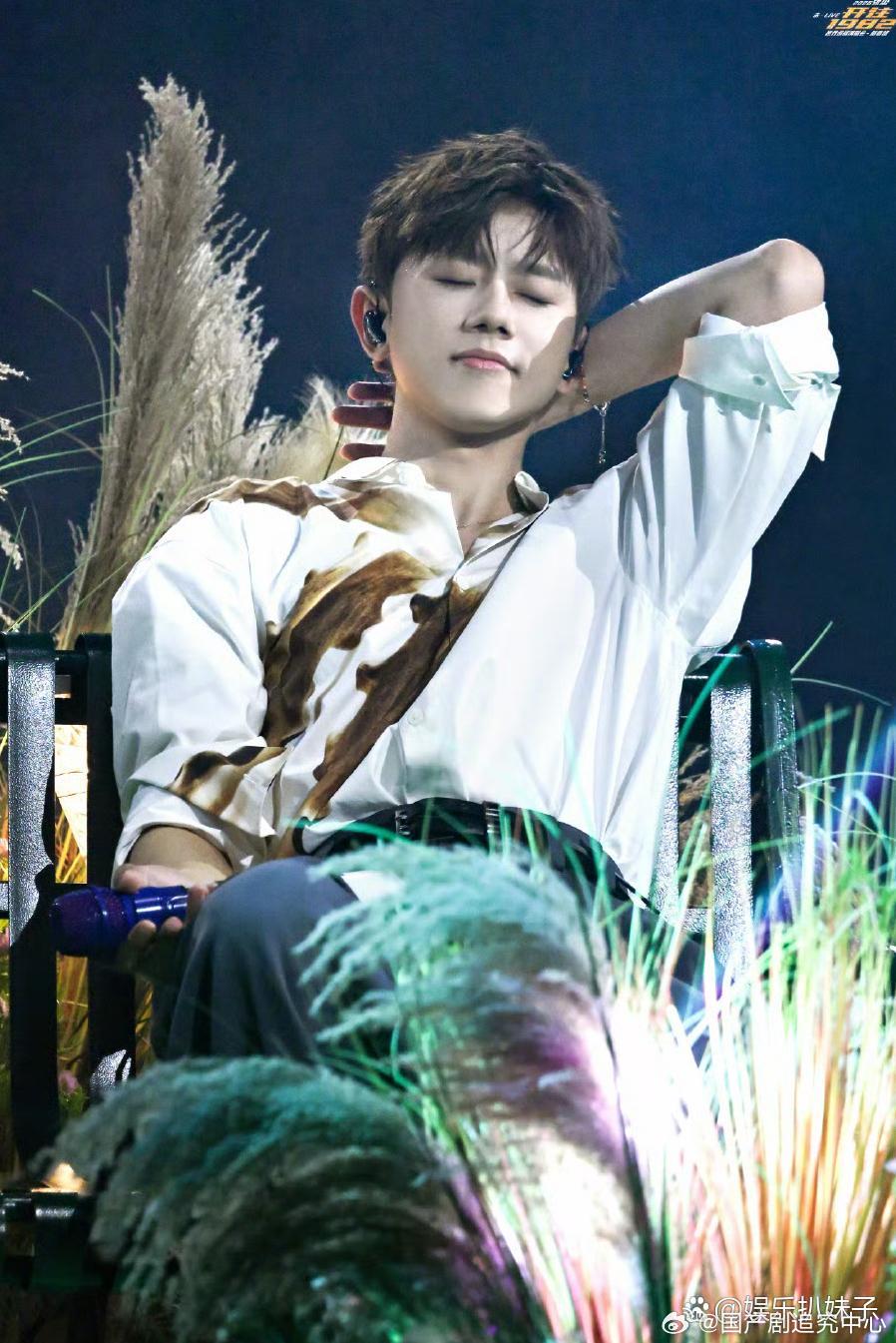 1.张杰好不容易洗白自己的上位史，结果一闹所有的事情全部被扒，他真的超级生气。2